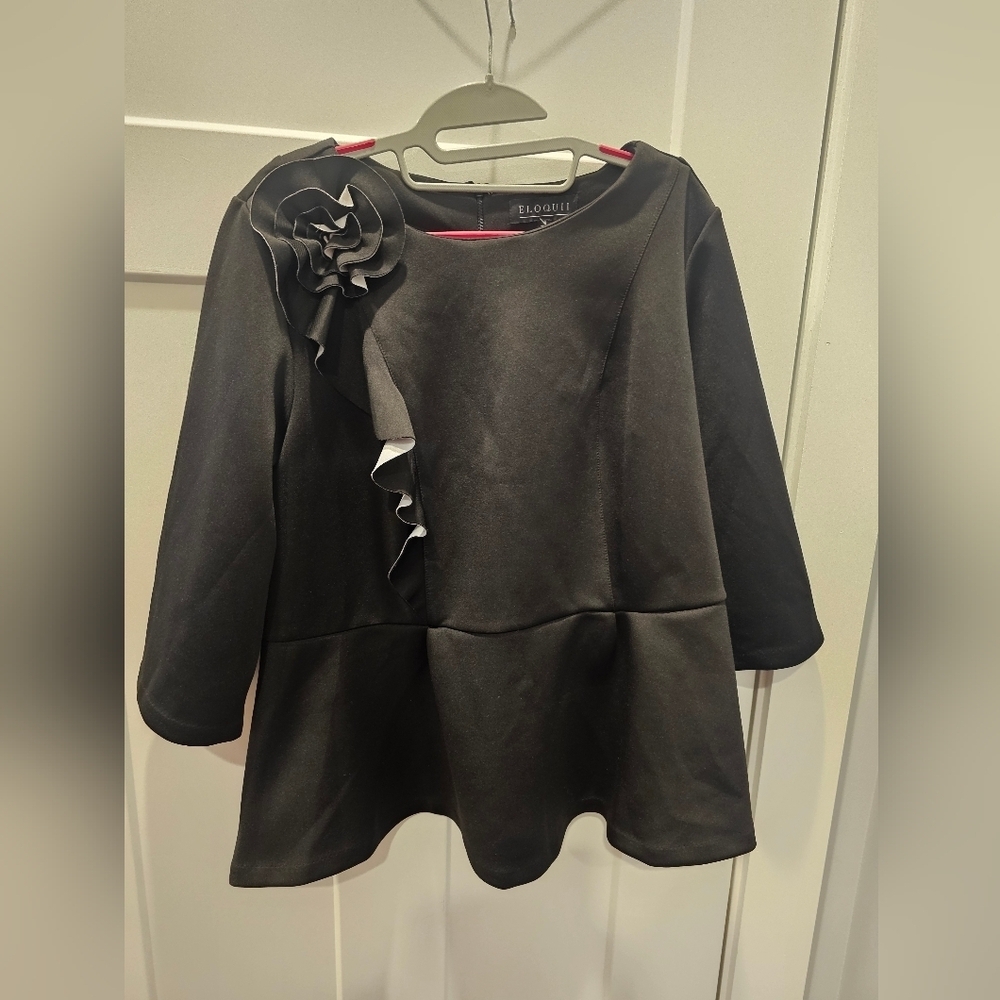 Eloquii Black Peplum Top Size 16 – Ruffle Flower Shoulder Accent 3/4 Sleeve